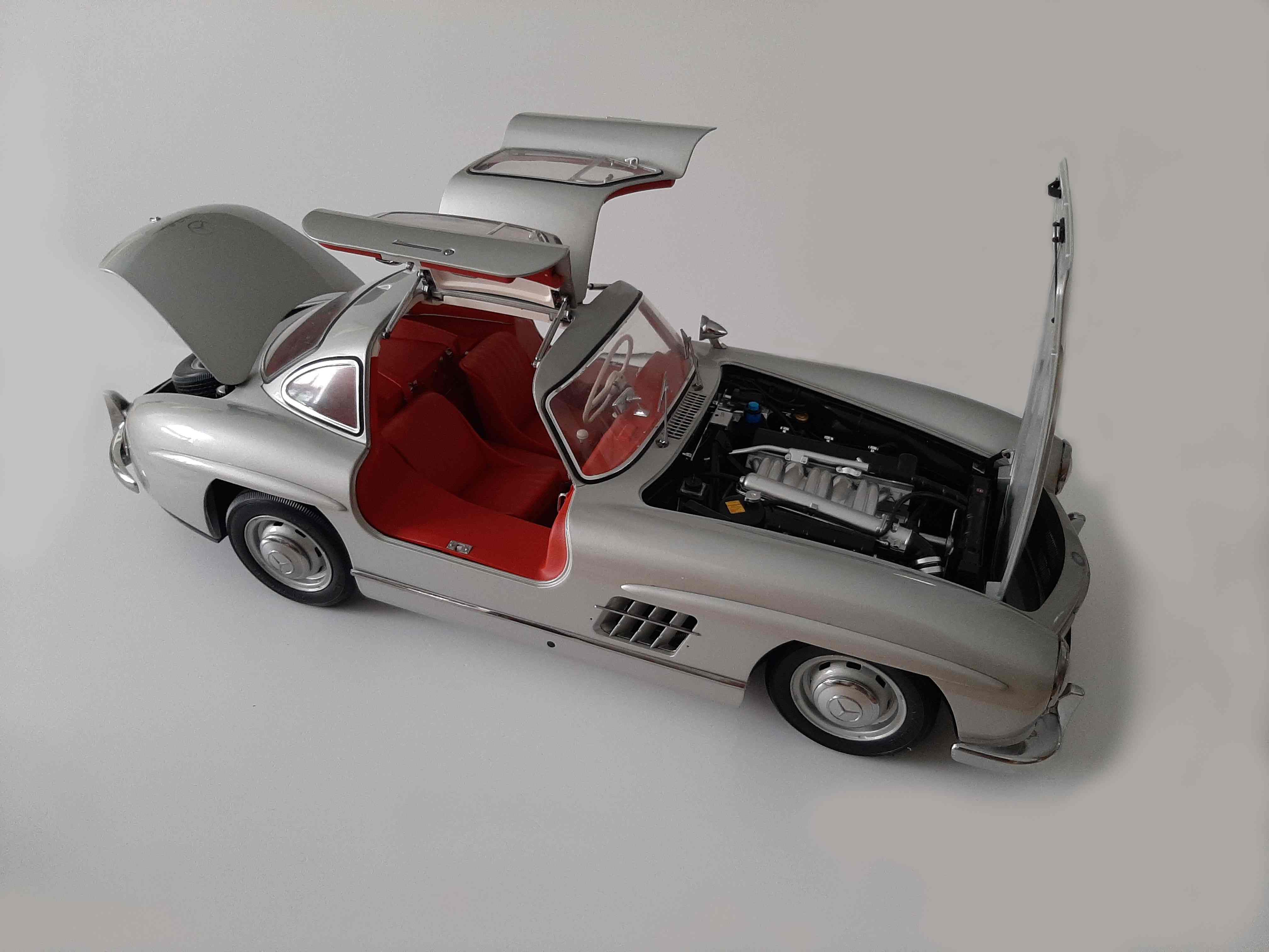 Mercedes 300 SL _ 1954 _ Flügeltürler _ metall _ 1:18 (Gebraucht) in Uerikon für CHF 29 - mit