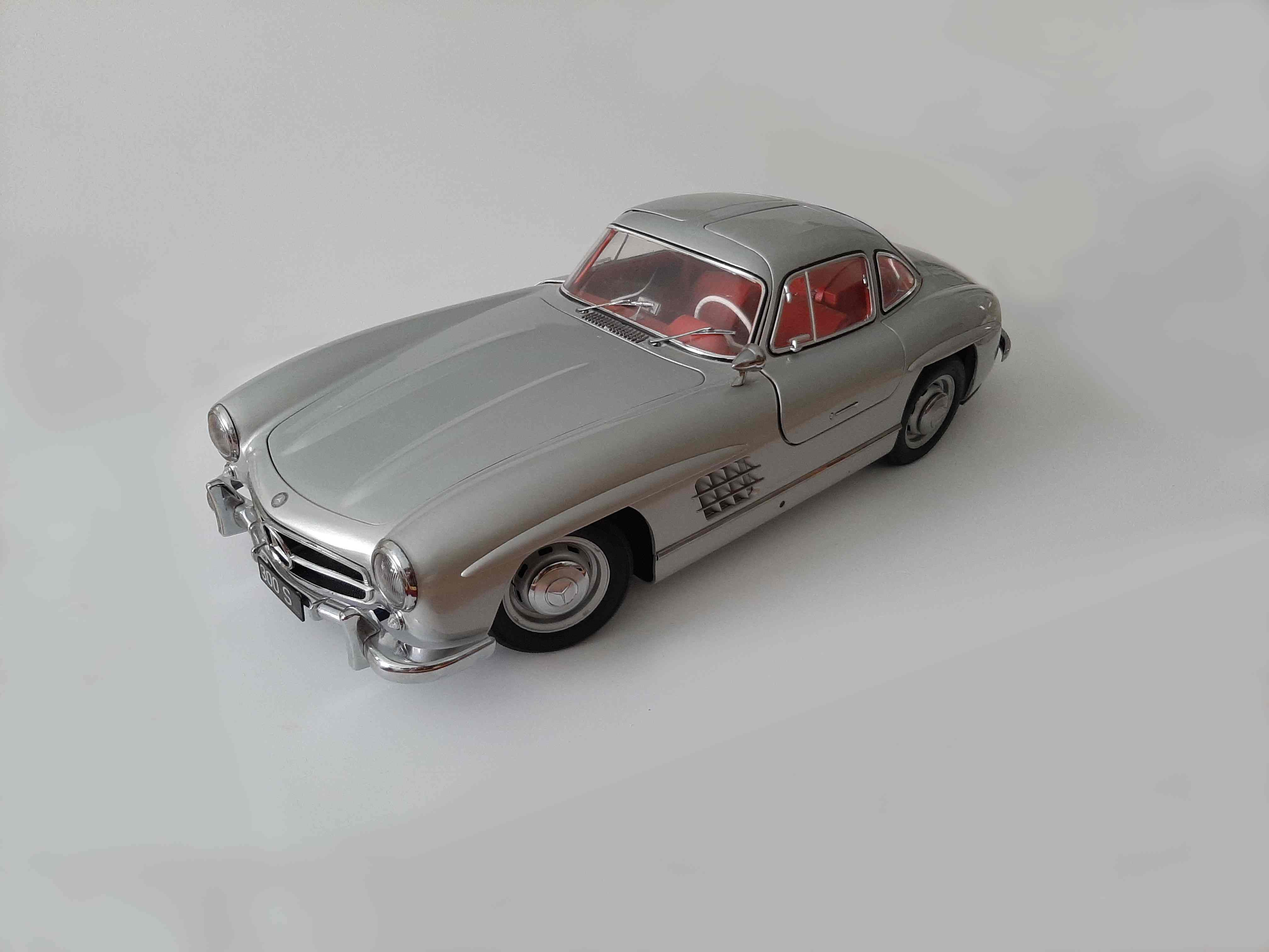 RARE MERCEDES-BENZ 300 Sl Eaglemoss Echelle 1/8 Ieme A Terminer EUR 650