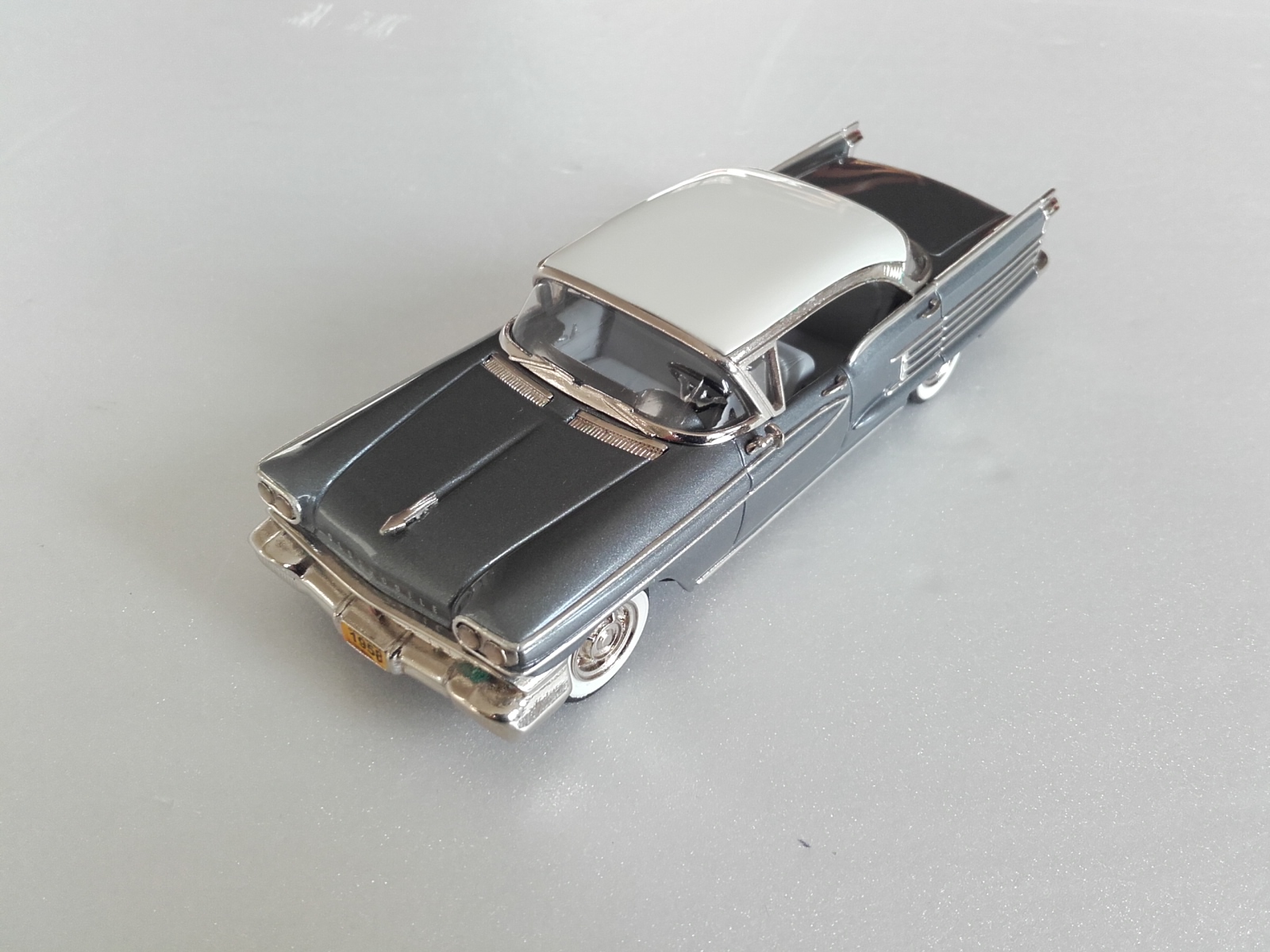 Motor City : 1958 Oldsmobile 4 Door Hardtop --> SOLD