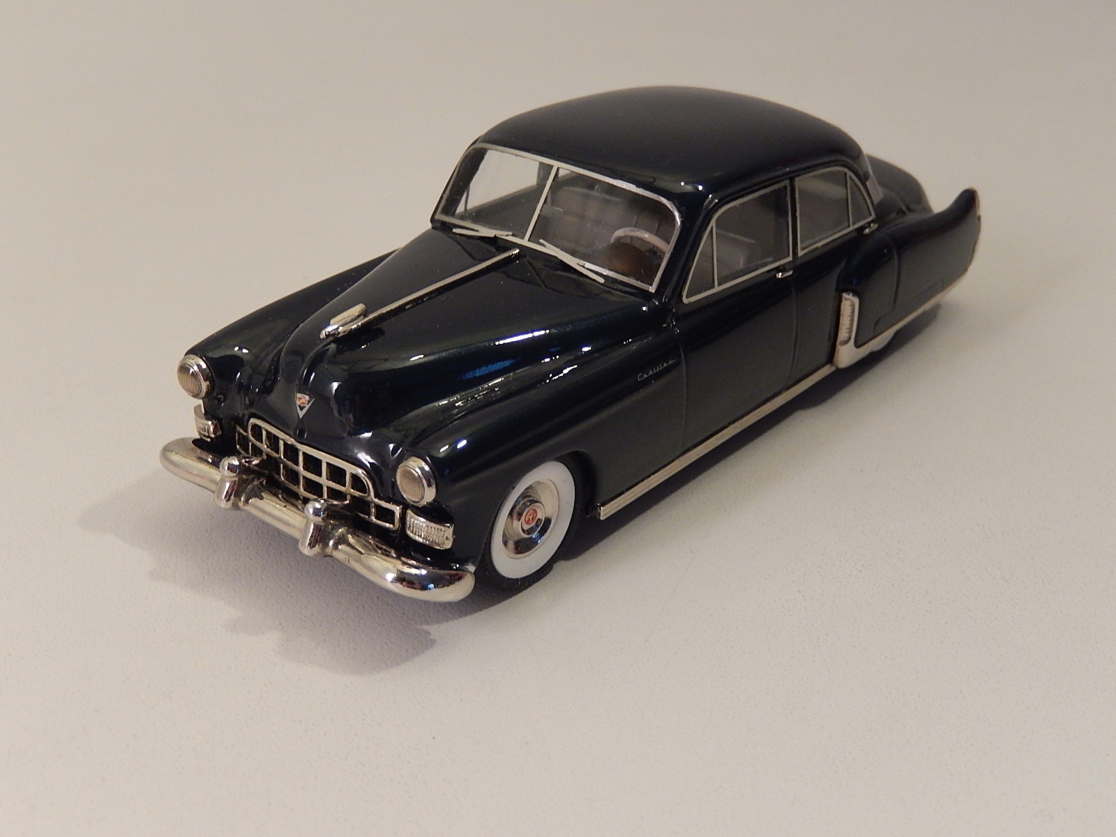 Minimarque 43 Cord Westchester 810 Sedan 1936 – échelle 1:43, édition Limitée